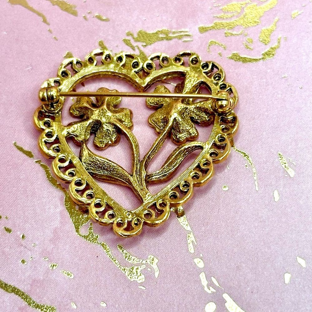 Avon Vintage Twin Flower Heart Shape Brooch - Picture 4 of 4
